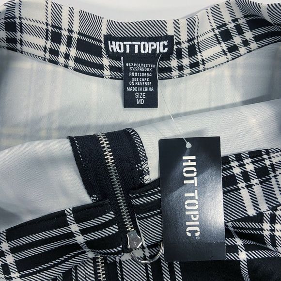 Hot Topic | NWT Black & White Plaid O-Ring Skater Skirt Pockets, Junior’s Medium - Picture 5 of 12